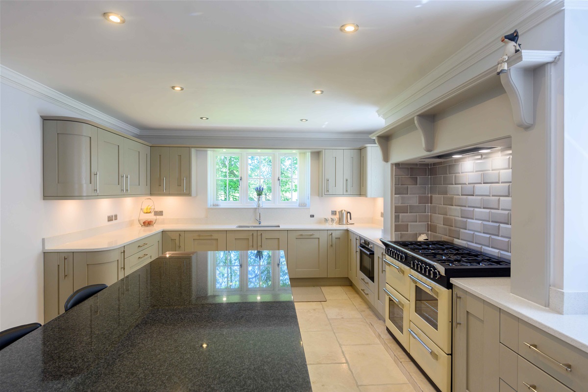 Attleborough Traditional Kitchen | Norfolk Kitchen Storage
