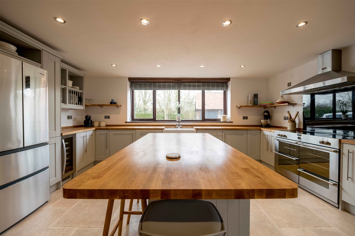 Wacton Traditional Kitchen | Suffolk Breakfast Bar Designers